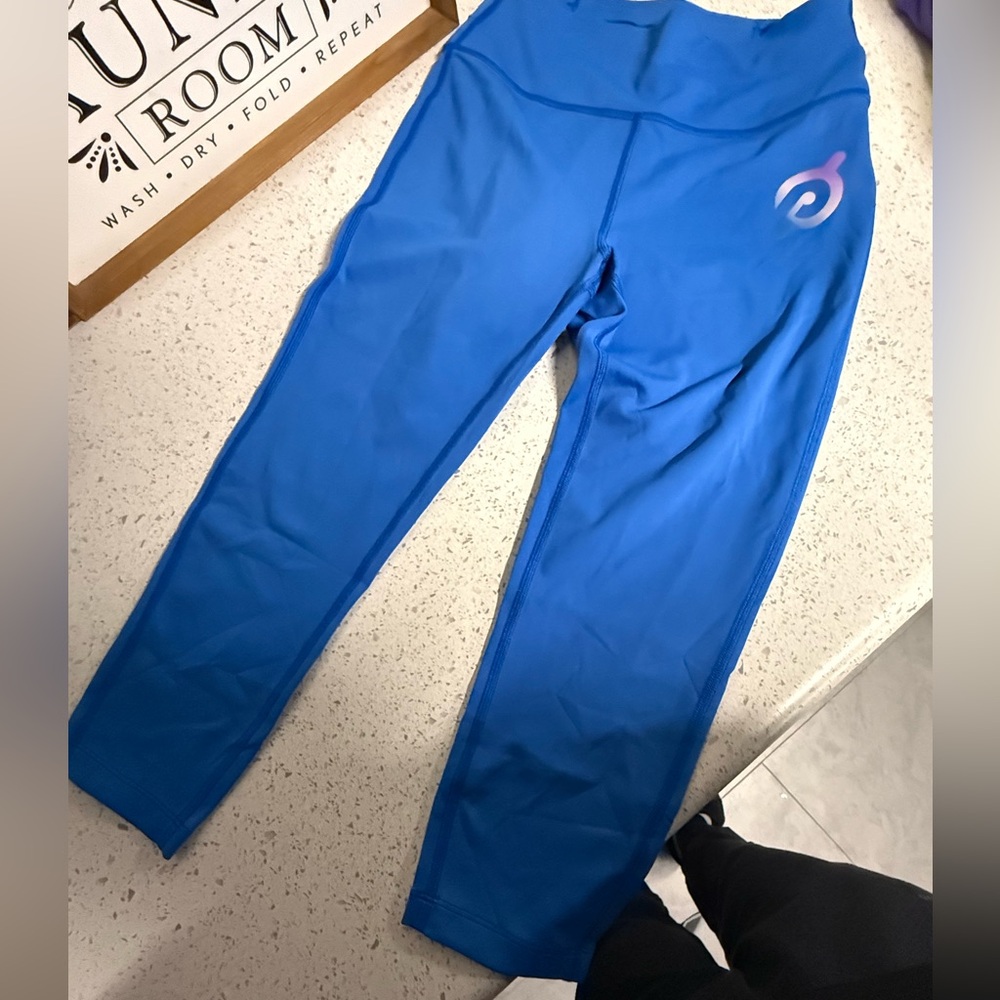 Peloton Capri style pants.